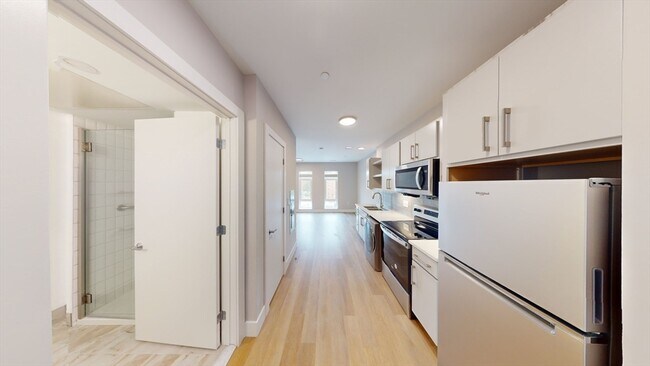 Primary Photo - 250 Centre St