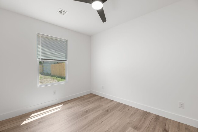 Building Photo - Zero Entry New Build
