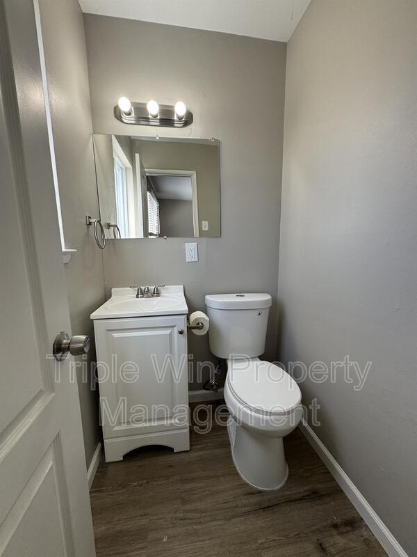 Building Photo - 5122 Ville Maria Ln