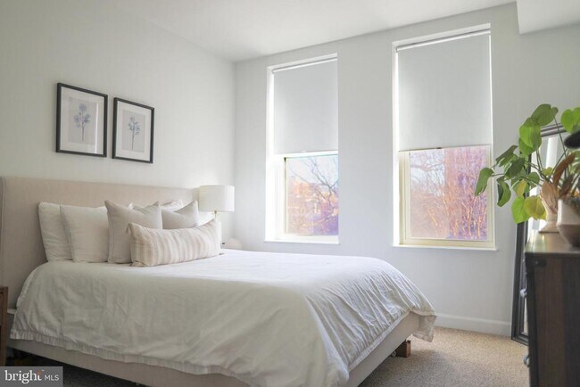 Building Photo - 1830 17th St NW