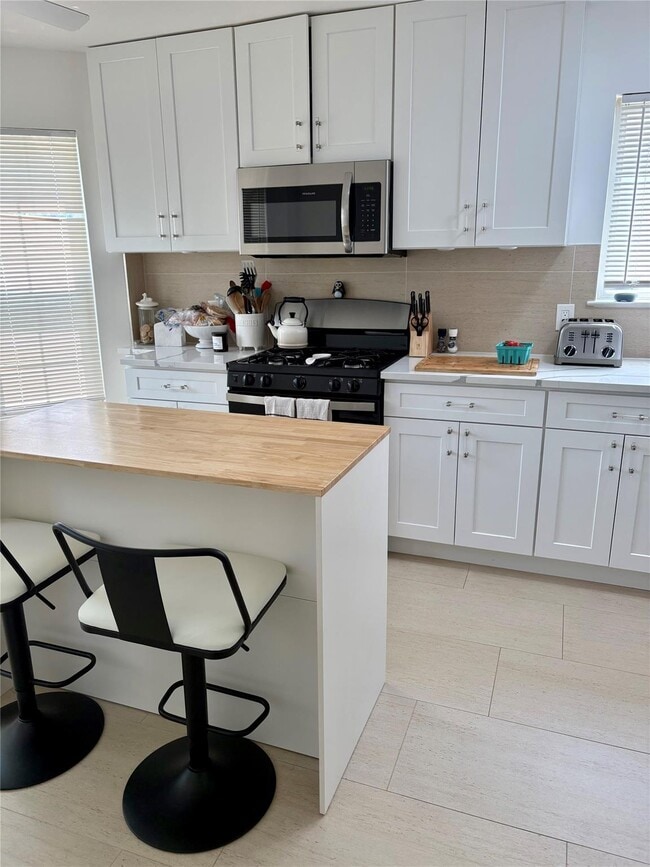 Building Photo - 67 Sagamore Hill Dr