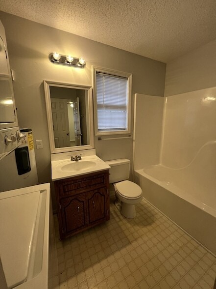 Building Photo - 112 Ballygar St