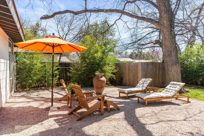 Building Photo - Centrally Located - Minutes from Dell Children's Hospital