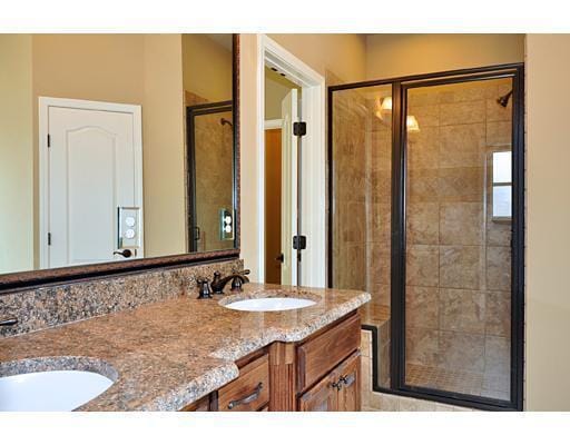 Building Photo - Middlebrooks 607