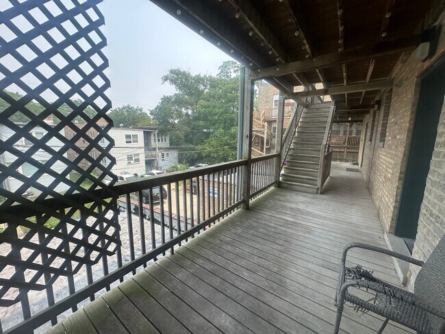 Building Photo - 2310 W Farwell Ave