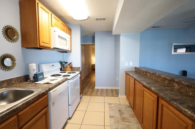 Building Photo - 4000 Gulf Terrace Dr