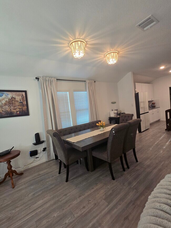 Building Photo - 13323 Savory Pl