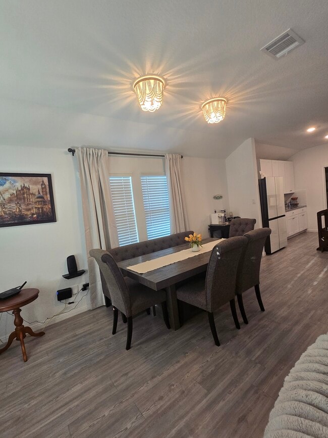 Building Photo - 13323 Savory Pl