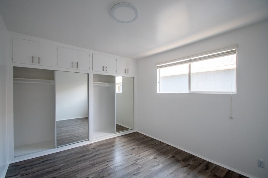 Building Photo - 4565 Hazeltine Ave