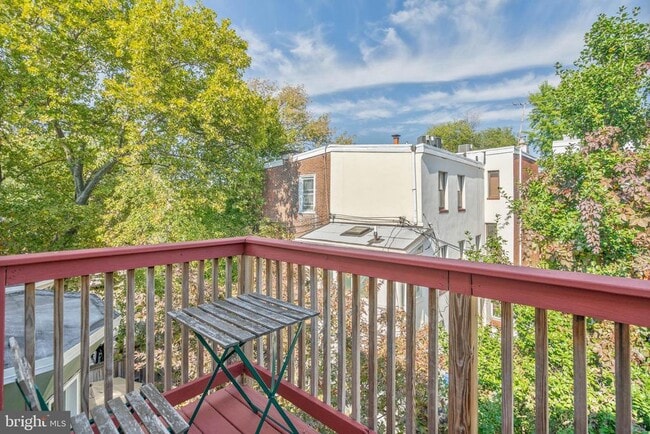 Building Photo - 2225 Mt Vernon St