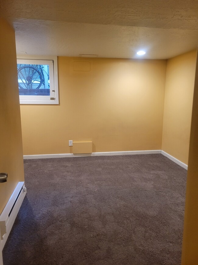 Building Photo - 511 Eddy Ave
