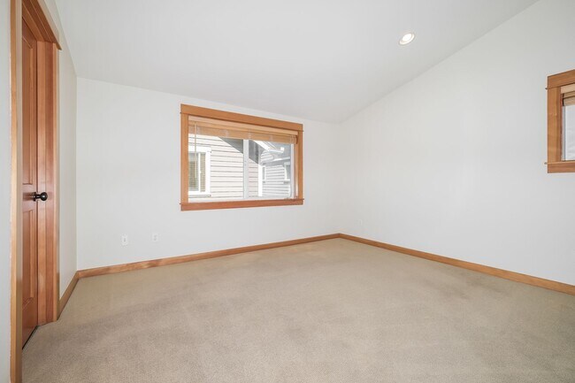 Building Photo - Bright and Spacious Residence with Vaulted Ceilings and Garage