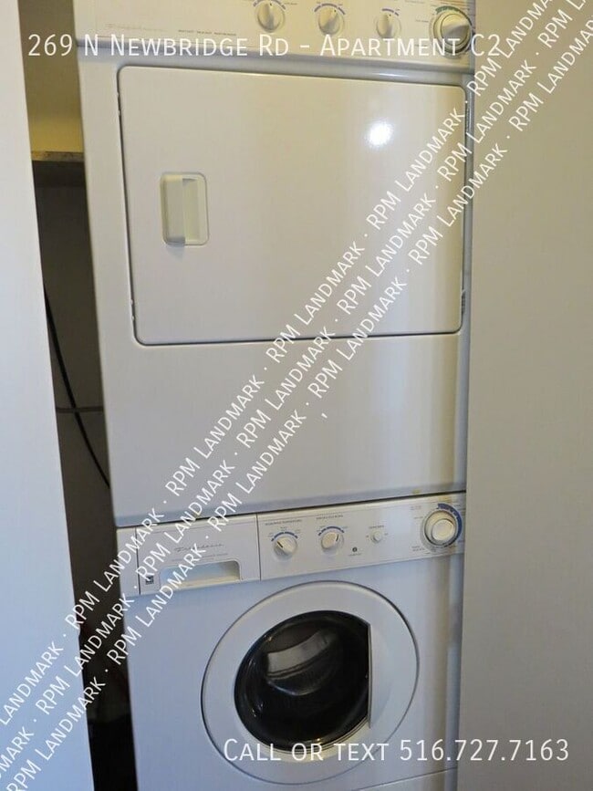 Building Photo - 269 N Newbridge Rd