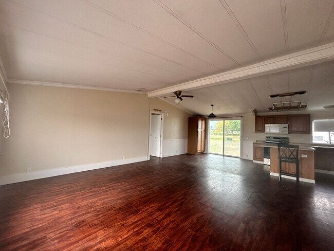 Building Photo - 3 bed 2 bath Home in Hamilton