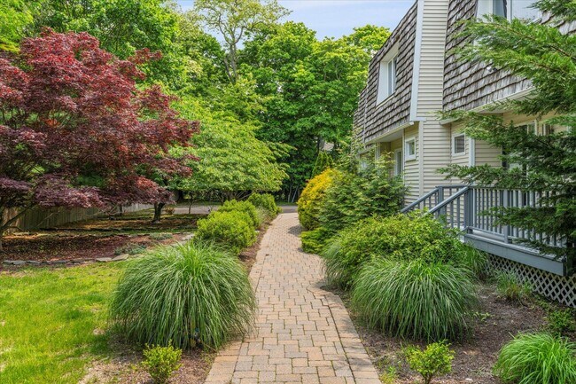 Building Photo - 188 Main St