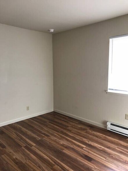 Building Photo - 825 Kiely Blvd
