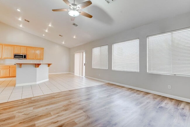 Building Photo - 2294 Tedesca Dr