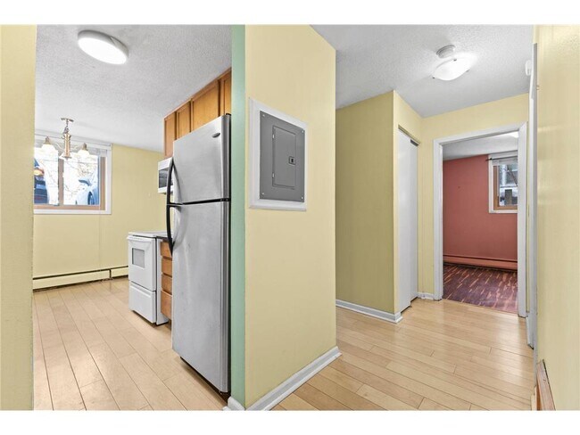 Building Photo - 520 Ridgewood Ave