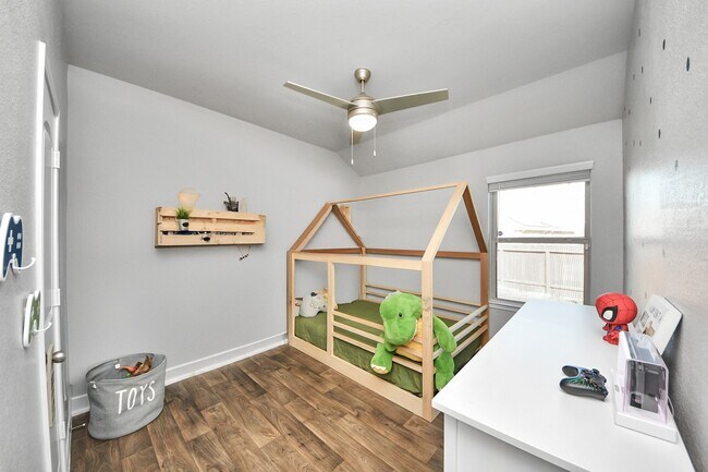 Building Photo - 4315 Nervesa Dr.