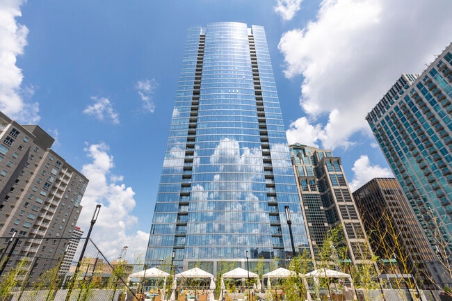 Building Photo - 505