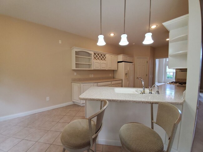 Building Photo - Beautiful Home in Saint James Woods