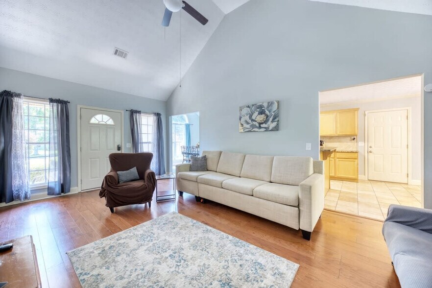 Building Photo - 4235 King Arthur Pl