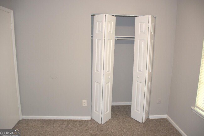 Building Photo - 4952 Isle Royal Ct