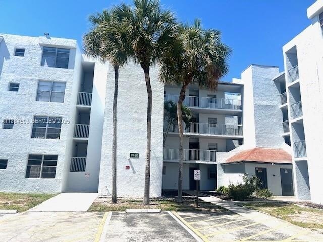 Building Photo - 9450 Live Oak Pl