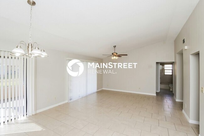 Building Photo - 3 Bedroom Pet-Friendly Home in PALM BAY, F...