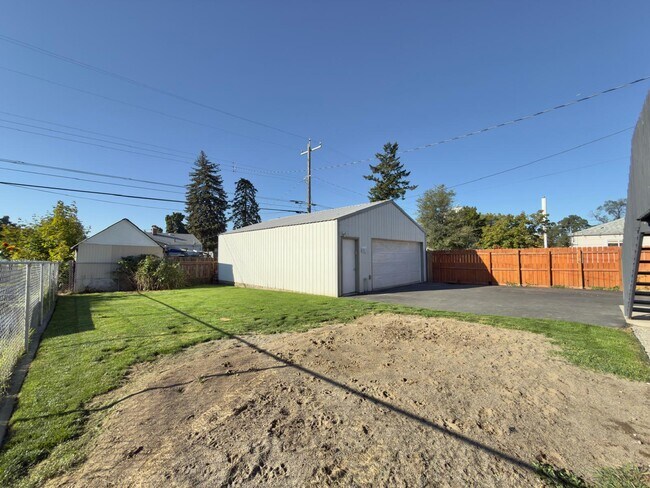 Building Photo - 48 E Princeton Ave