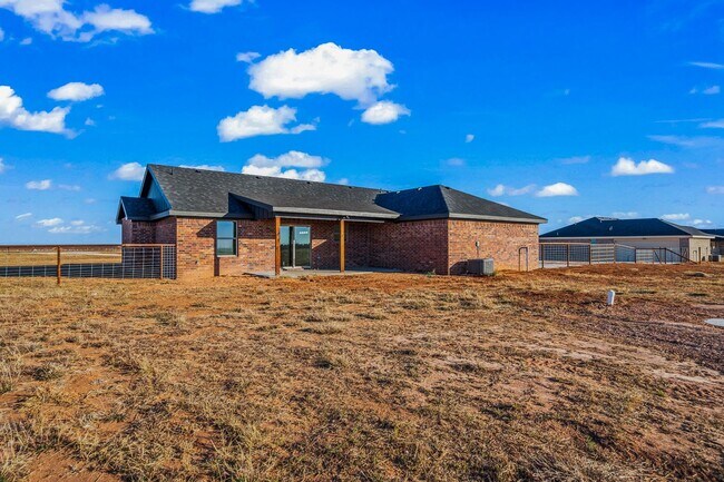 Building Photo - Country Living In Roosevelt ISD!