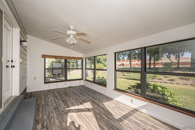 Building Photo - 2941 Park Valley Dr