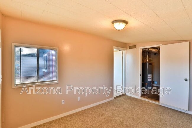 Building Photo - 2237 W Cortez Ave