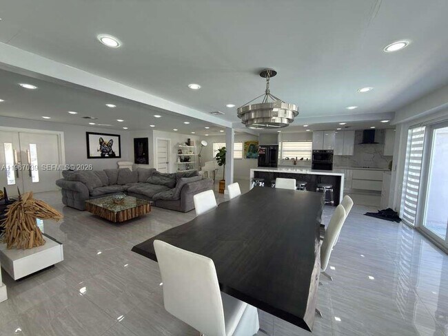 Building Photo - 4801 W Park Rd