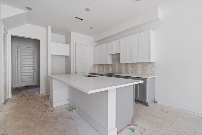 Building Photo - 1504 Hussion St