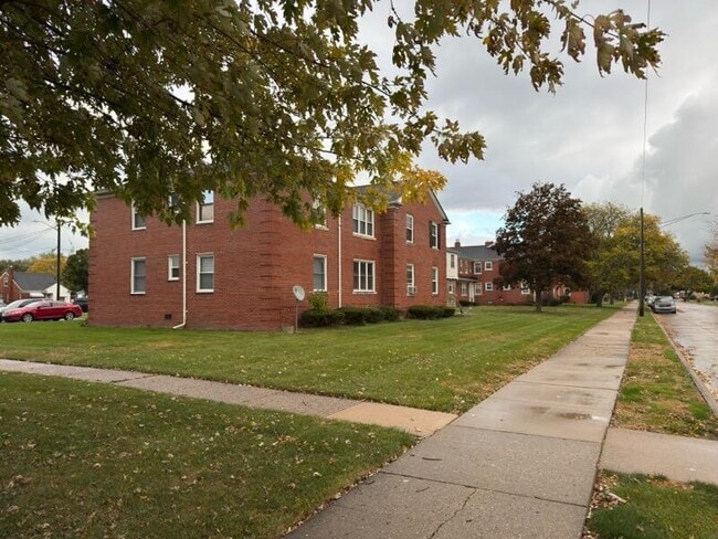 Building Photo - 21345 Sloan Dr