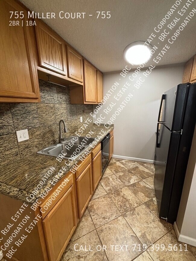 Building Photo - 755 Miller Ct