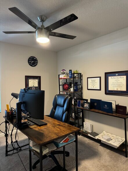 Building Photo - 5649 Mentmore Dr