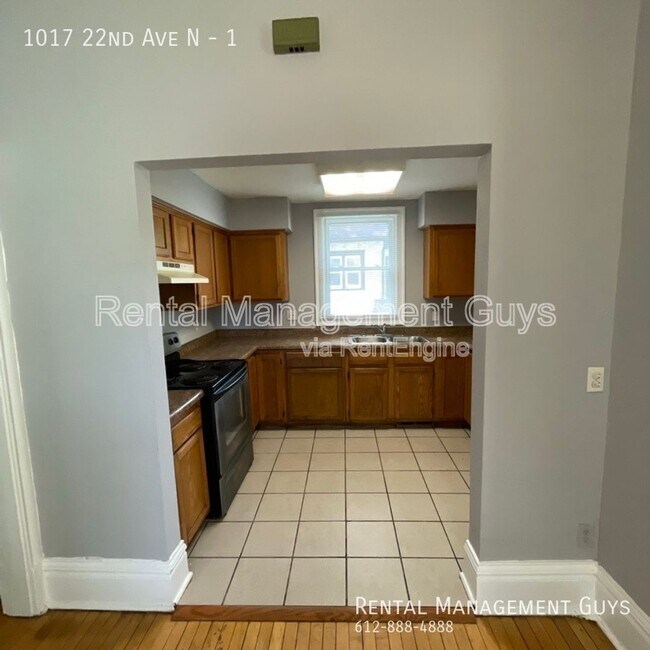Building Photo - 1017 22nd Ave N