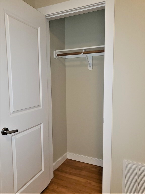 Building Photo - 20 Pond St