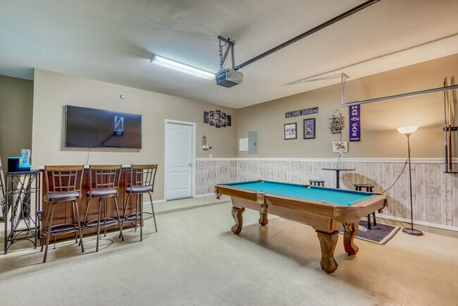 Building Photo - 14311 E Cave Ave