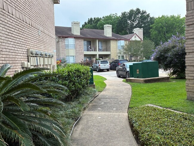 Building Photo - 2120 El Paseo St