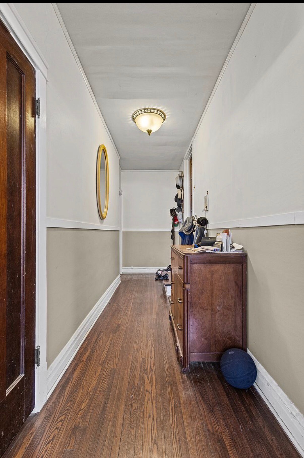 Building Photo - 6835 N Wolcott Ave