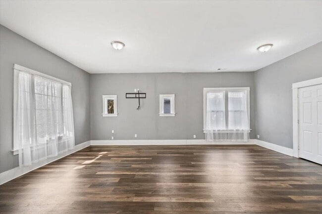 Building Photo - 2046 Courtland Pl