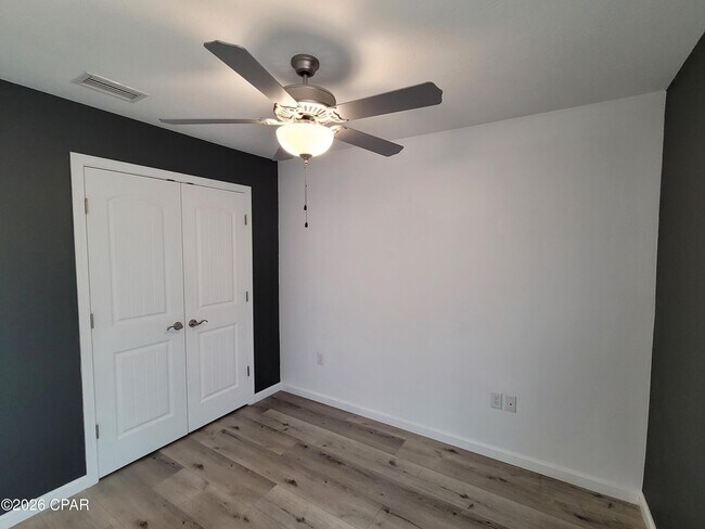 Building Photo - 3326 10 Acre Rd