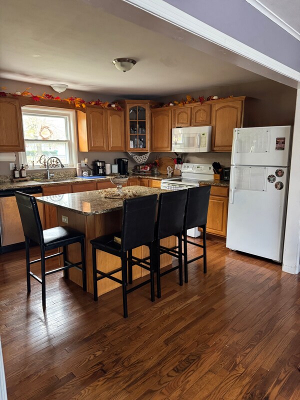 Building Photo - 637 2nd St