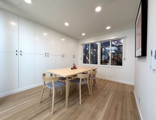 Building Photo - Modern Home availalble for lease in Menlo ...