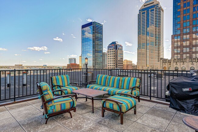 Building Photo - Indianapolis Athletic Club Condo