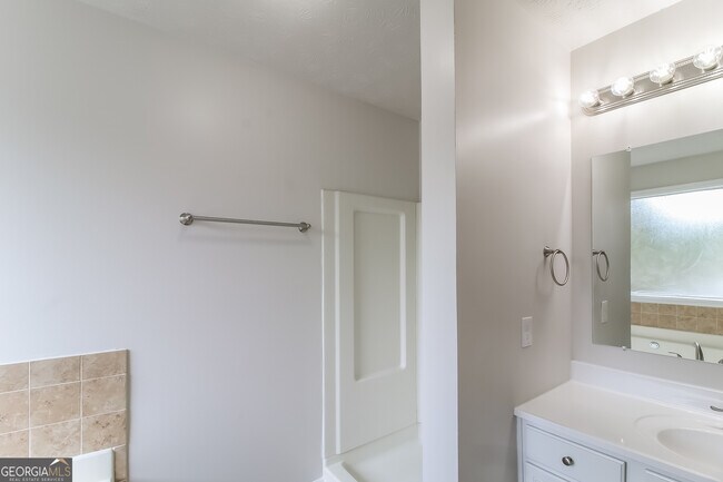 Building Photo - 2450 Northmill Ln