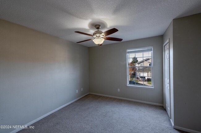 Building Photo - 807 Scrub Jay Dr
